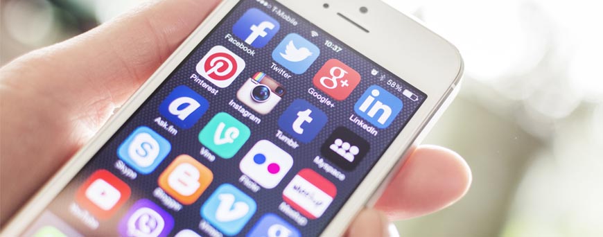 Televisie kijken en bellen steeds vaker via internet